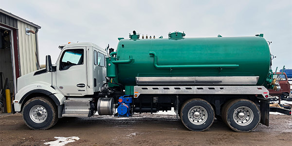 2025 Kenworth T880 - New vacuum truck